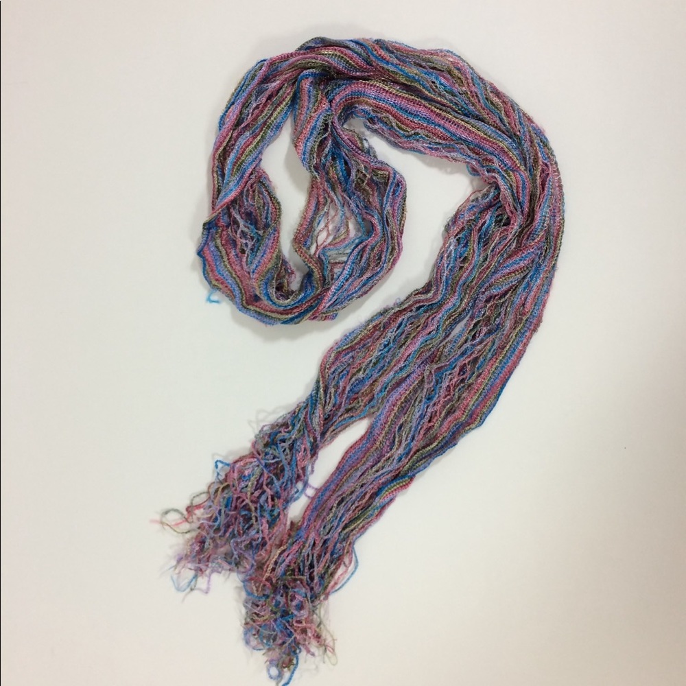 *Scarf - Picture 2 of 4